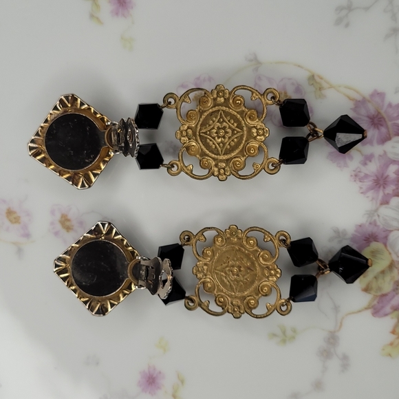 Vintage earrings clip glass beads dangle chandelier unmarked. - Picture 10 of 10